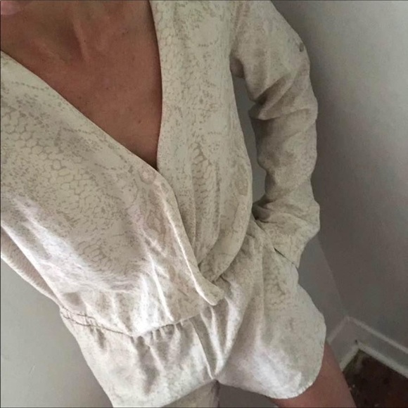 Anthropologie Cloth&Stone Revolve Dahl SnakePrint Jumper Size SMALL - Picture 9 of 11